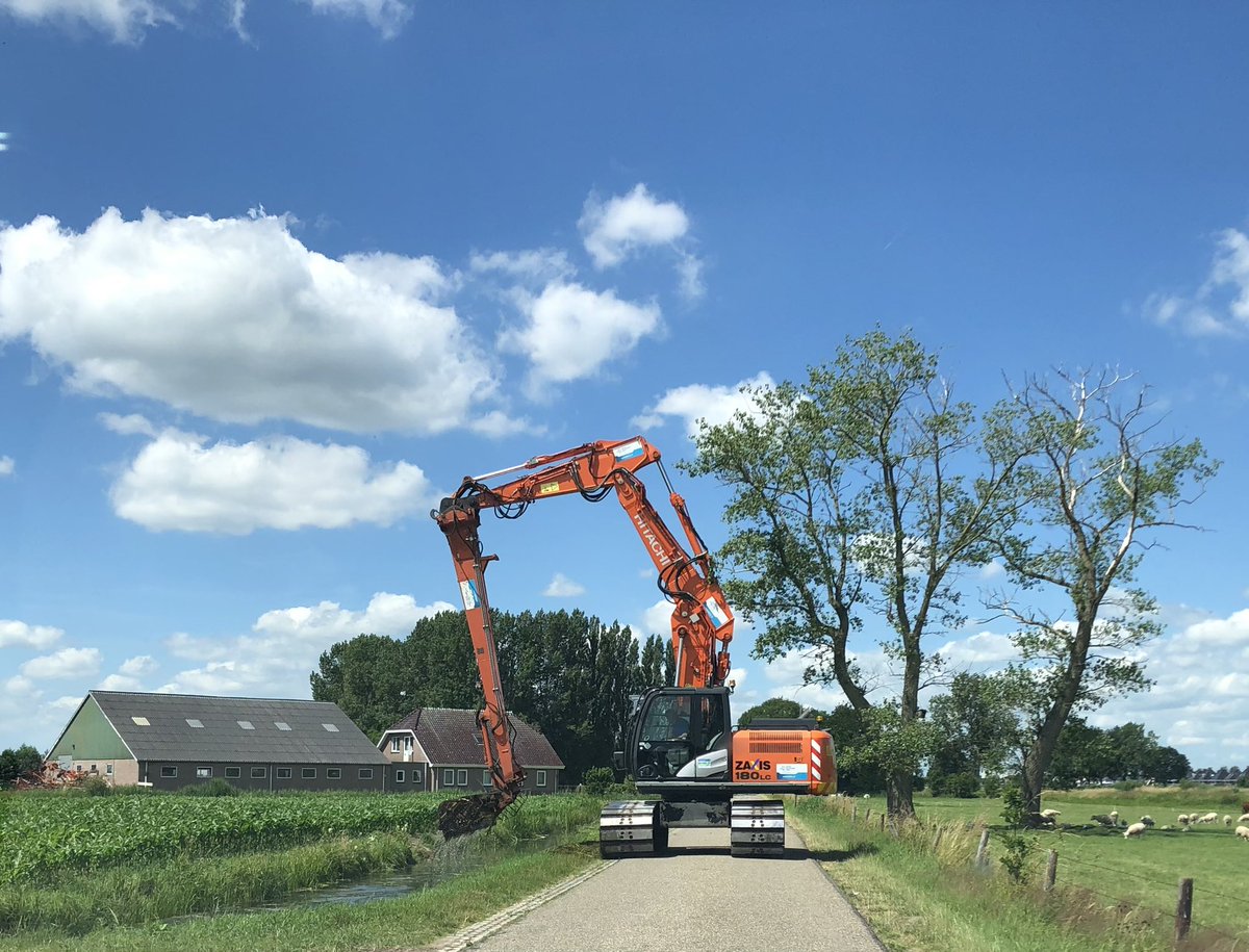 Onderweg naar de AB vergadering van <a href="/WDODelta/">Waterschap Drents Overijsselse Delta</a> is knooppunt Lankhorst geblokkeerd door demonstrerende boeren. Dan maar omrijden. Wordt de weg geblokkeerd door een rupskraan van <a href="/WDODelta/">Waterschap Drents Overijsselse Delta</a>.