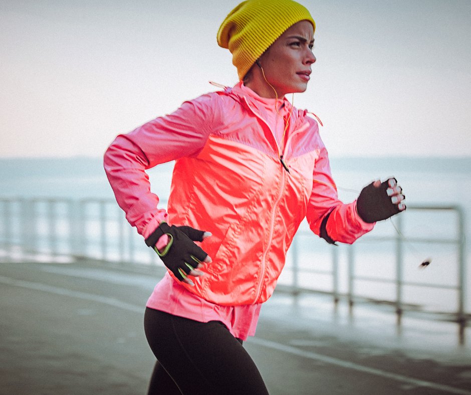 AskCoachParry's tweet photo. As youngsters, our parents told us to button up in the winter and not run outside without our winter jackets on so that we can avoid catching that dreaded cold.
Well… Sorry parents… You were wrong.🥶
#runninginthecold #wintertraining
https://t.co/Kw5dRxhLSq https://t.co/G1zu8yPm7J