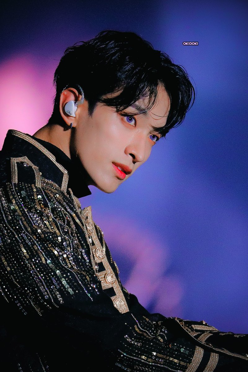 220625
#SEVENTEEN        #DK
#세븐틴        #도겸
신...