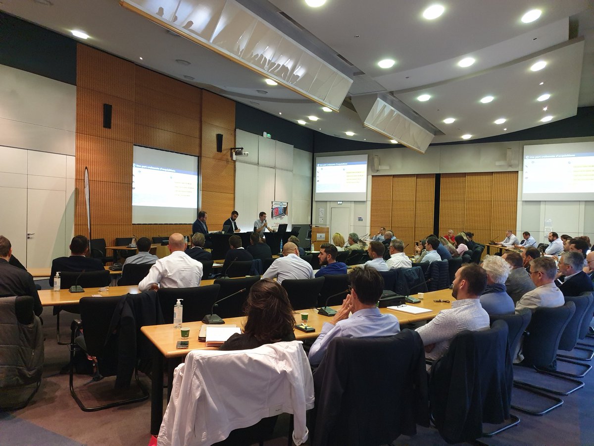 annab_michel's tweet photo. Un rdv #immobilier et #foncier attendu ce matin à @CCI49 avec le Club Immobilier Anjou. De riches échanges avec tous les partenaires de l'observatoire sur fond de #zan #RSE. Merci à tous les contributeurs pour cette nouvelle édition ! https://t.co/Cm6DMKdv9e