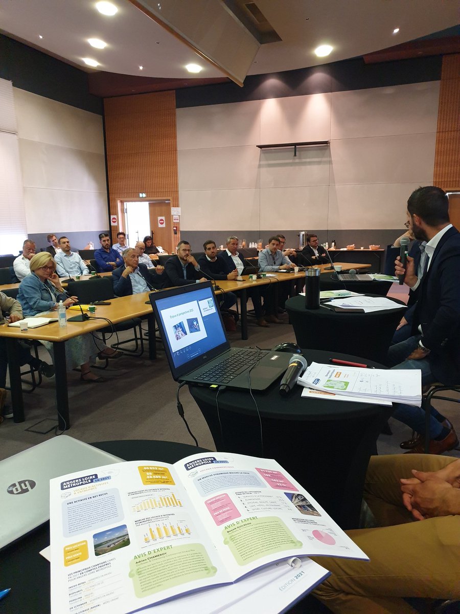 annab_michel's tweet photo. Un rdv #immobilier et #foncier attendu ce matin à @CCI49 avec le Club Immobilier Anjou. De riches échanges avec tous les partenaires de l'observatoire sur fond de #zan #RSE. Merci à tous les contributeurs pour cette nouvelle édition ! https://t.co/Cm6DMKdv9e