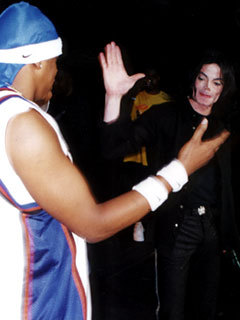 XXL's tweet photo. ⬇️ TODAY IN HIP-HOP ⬇️

2001: Jay-Z disses Nas and Prodigy at Hot 97 Summer Jam, plus he brings out Michael Jackson https://t.co/lK39pDLh8H