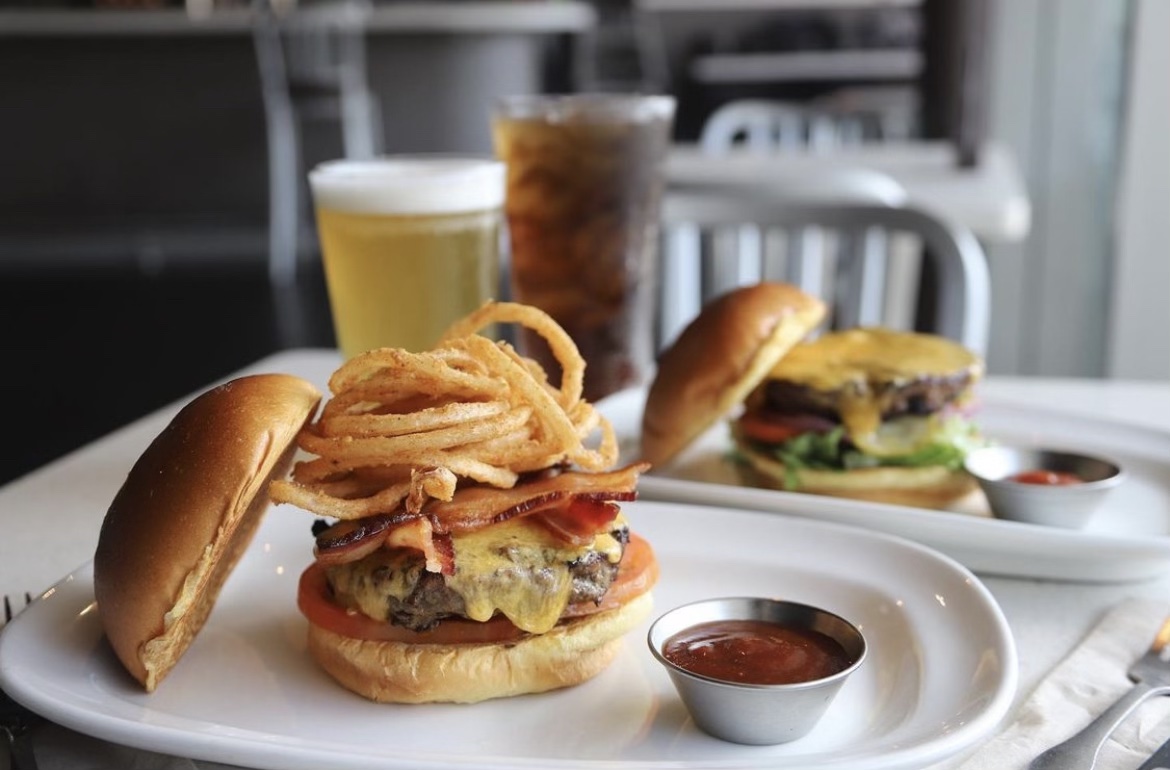 CounterNorCal's tweet photo. Who needs a burger date? ��🏽‍♀️🙋🏼Tag your burger buddy for a Monday pick me up!🍔 https://t.co/kuzNpB4eV6