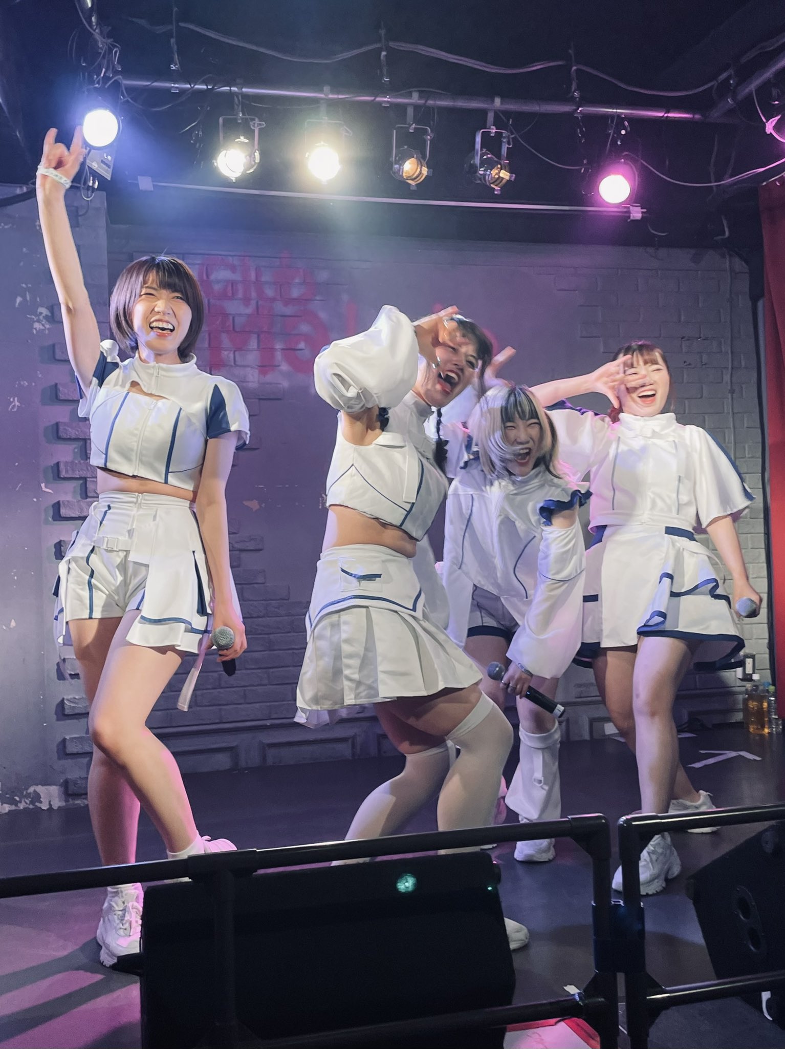 FiDZ Twitter Search / Twitter