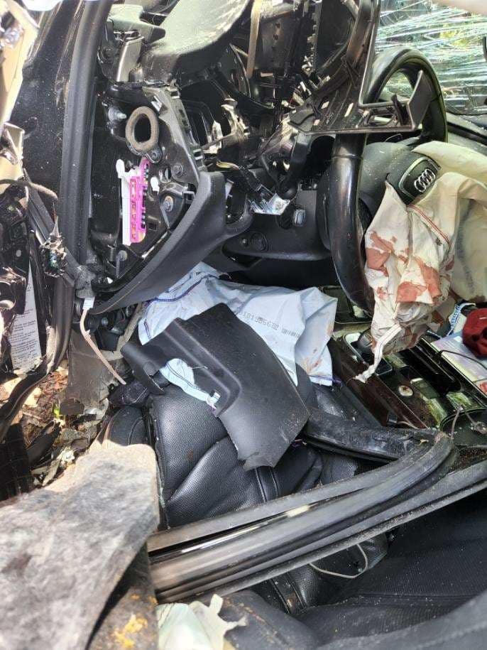 goldfishpr's tweet photo. All in praise of Audi8!
Woman #ElizabethMeade survives a fatal accident and praises @Audi8 safety provisions. ..crumple zone absorbing impact..
Get well soon!
#ummauniversity #DavidNdii #Hiddah #Murugi #andrewkibe #Nyeri @Ma3Route https://t.co/3twgvcOgiL