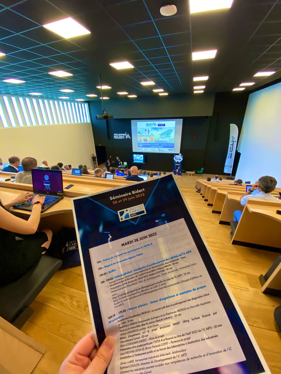Notre séminaire annuel vient de démarrer à l’ <a href="/EstiaOfficiel/">ESTIA</a> 
Au programme de notre séance plénière : 
- présentation des nos activités, nos perspectives
- retours d’expériences
- présentation de projets et de partenariats industriels