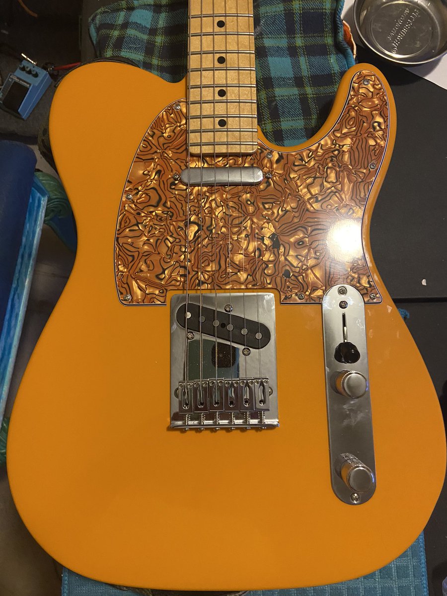 kabiggidy's tweet photo. Replaced the white pic guard with an orange and black one. Not sure about it yet. Thoughts? Do you like the original white pic guard or the orange and black pic guard? https://t.co/QZKx1zYXKU