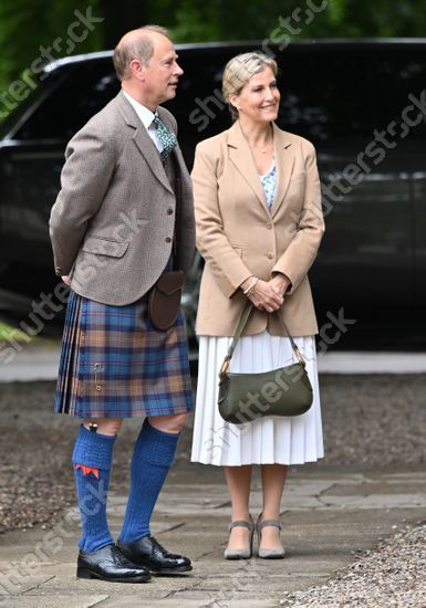 Prince Edward and Sophie Countess of Wessex arrive at St Christopher's Chapel at Gordonstoun School 28 Jun 2022 They are to present students with their special Platinum Jubilee Moray Badges (the Moray Badge is a sort of predecessor to the DofE). 📸Tim Rooke/Shutterstock