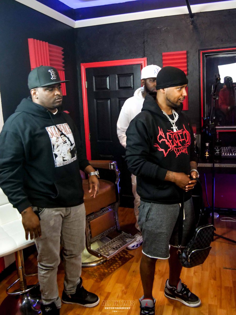 That time <a href="/thejuelzsantana/">Juelz Santana</a>  pulled up to <a href="/ALLRHYMES/">AR STUDIO</a> Studio