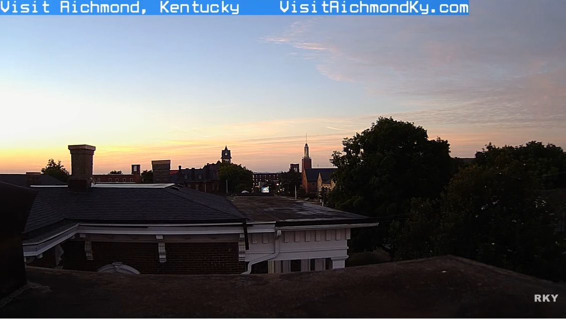 RandyRosanbalm's tweet photo. @jloganwxguy @FOX56News Pretty good this morning  #madisoncountyky #myrichmond #bereaky #sunrise #LIVEHD #livestreaming  Check 'em all out at https://t.co/n3NroIpOIS https://t.co/1OVY1CwprL