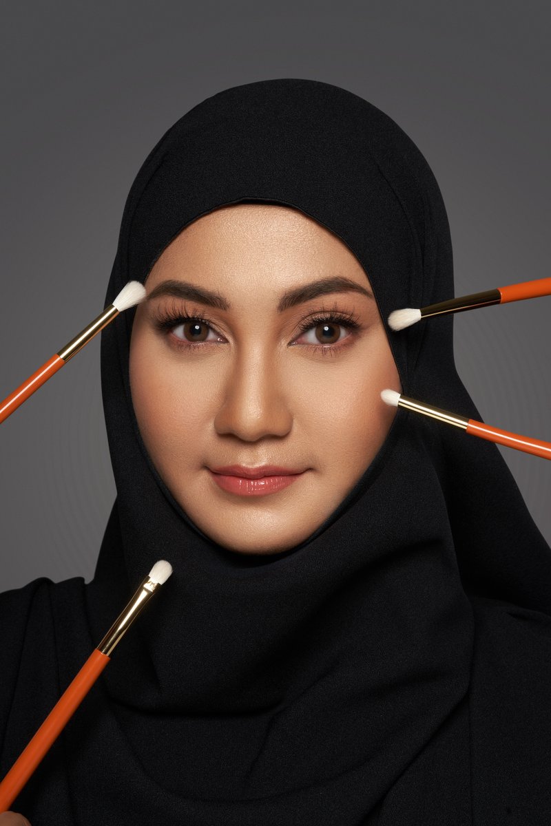 muaq_id's tweet photo. Your eyes are the most important feature of your face. ❤️
Flaunt your eyes with these luxurious MUAQ X JANUARY CHRISTY Eye Brush Set.
#MUAQ #BeYOUnique #MUAQBeauty #CreatePerfection #MakeupBrush #EyeBrushSet https://t.co/SbinCC4bWr