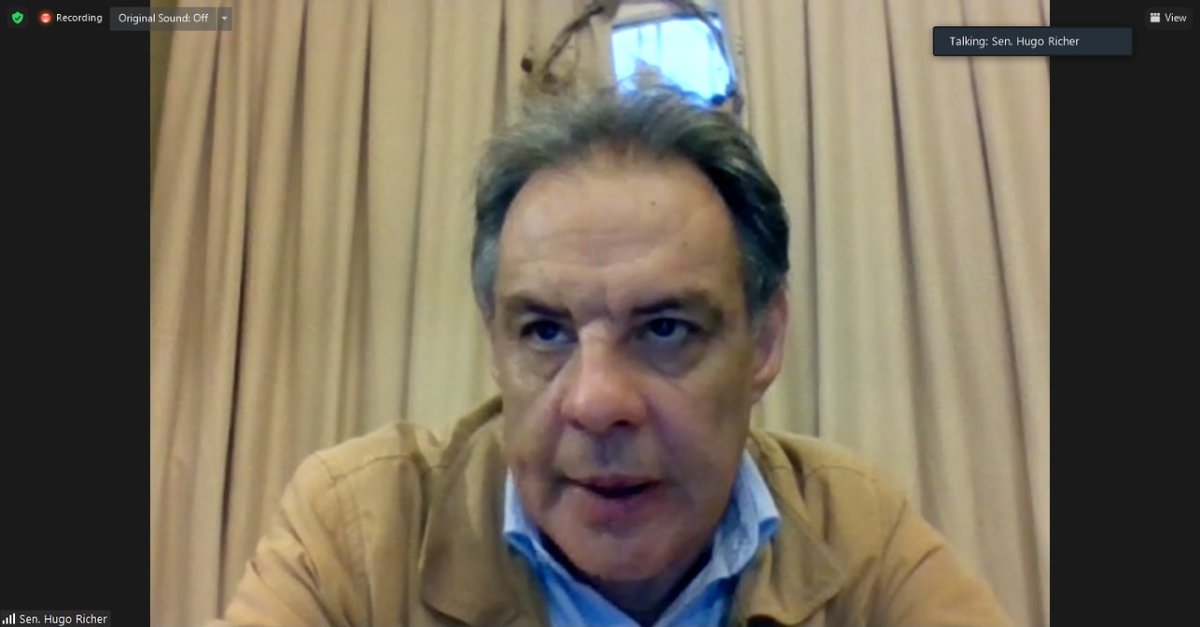 Se reúne la Comisión de Reforma Agraria, presidida por el senador <a href="/HugoRicher_/">Hugo Richer_</a> 
Lo acompañan sus colegas <a href="/SixtoPereira/">Sixto Pereira</a>, <a href="/SenadorZena/">Senador Carlos Zena</a>, <a href="/PakoLedesma/">Jose Ledesma</a> 

#SenadoPy