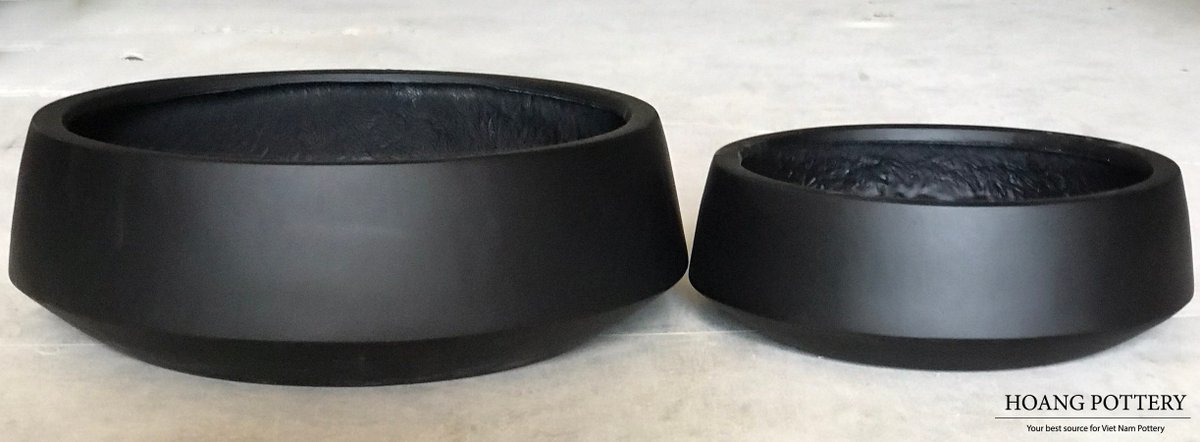 HoangPottery's tweet photo. A modern set of two lightweight low round poly planters with tapered bottoms in pure black colors (47cm*15cm, 35cm*12cm).

Website: https://t.co/yP5FlfkBbD

#vietnam #pots #planters #hoangpottery #poly #polypots #polyplanters #decor #decoration #garden #homedecor #homedecoration https://t.co/07OvPhvx4y