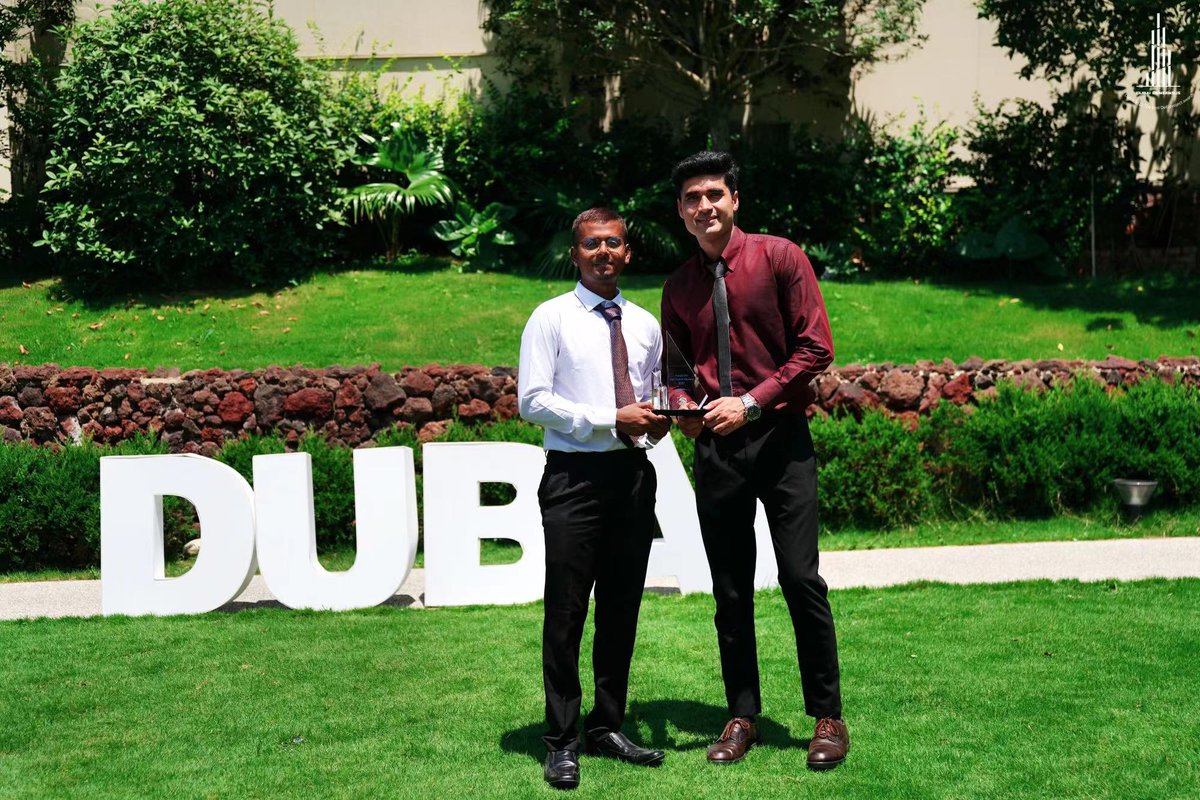 freedomprotesp's tweet photo. Freedom Protocol ganó el premio al mejor DeFi en Dubai.

El gerente de Freedom Fund se une al Salón.

El Dr. John nos entregó el premio! Un día maravilloso!

Los videos serán compartidos hoy!

#DeFi #BSC #DAO #NFT https://t.co/M5gjIAciNa