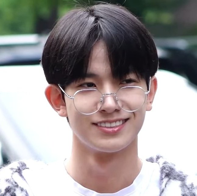 _fleurblooms's tweet photo. 👤 : what should i do? i have fallen for heeseung.
🦌 : it can’t be helped.. 

i mean? who doesn’t . . . 🤷🤷‍♀️🤷‍♂️ https://t.co/8MCn8TMh0b