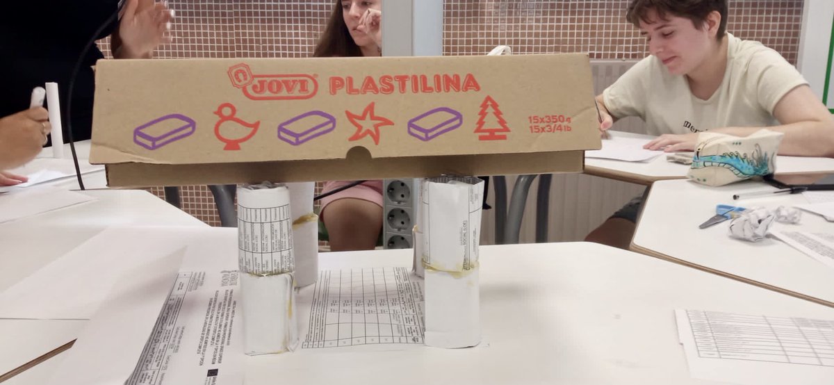 misericordiacip's tweet photo. 2º día del #SummerCampSpain del proyecto #STEMforFuture Aprendiendo un poco de #Tecnologia e #Ingeniería con la actividad #PlayFolio Qué lujazo de alumnado implicado y motivado 🔝 #ErasmusKA2 https://t.co/F3PxXR43Sz