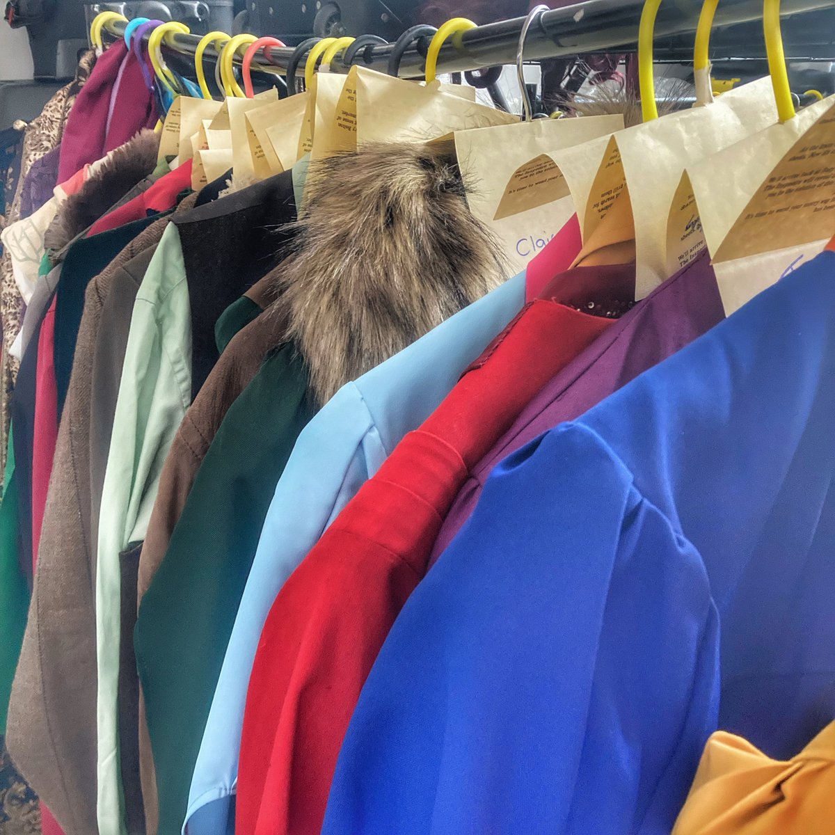 FunCastCo's tweet image. Someone’s been busy in the costume department 👙👖🧣👗🧢👚
Prep begins for a summer of fun! With so many events it’s important to be organised - check out those labels 😍 #organised #labels #behindthescenes #costumes #colour #summer