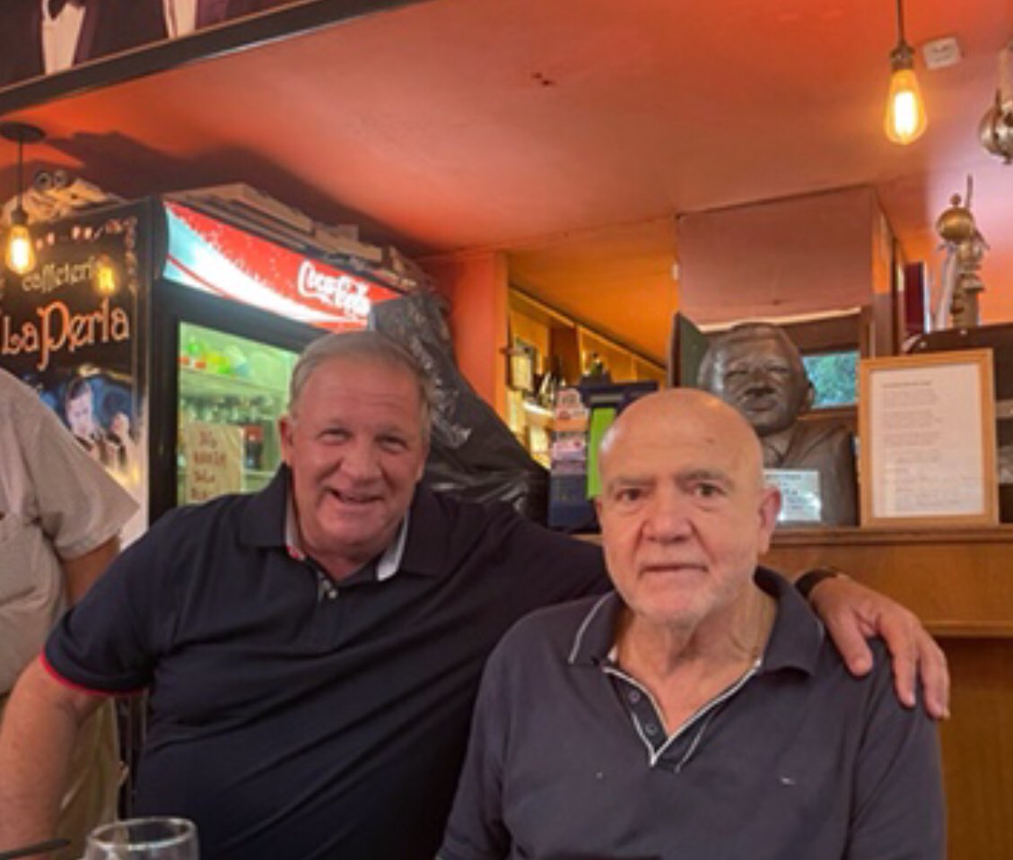 cesarsantomauro's tweet photo. Día especial para el Ídolo de Chivilcoy.Feliz Cumpleaños Emilio Satriano lo mejor en tu día! @mundosportextra @Cintiasatriano https://t.co/uTP6msP6CJ