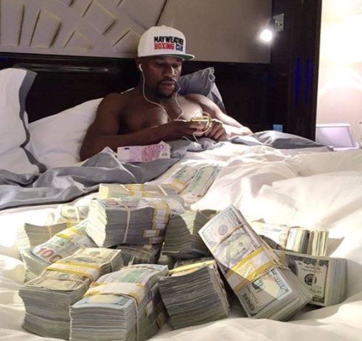Floyd Mayweather: "Ayda 300 milyon dolar kazanıyorum."💰💰