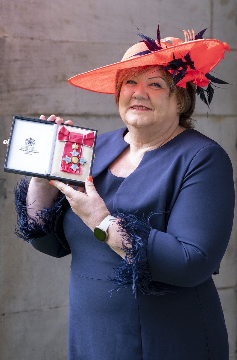 🎖 Professor <a href="/FionaCMcQueen/">Fiona McQueen</a> was awarded a CBE by The Princess Royal for services to the <a href="/NHSScotland/">Office of the Chief Executive NHSScotland</a>. 

👩‍⚕️ With a nursing career spanning 40 years, Professor McQueen was Chief Nursing Officer for Scotland from 2015-2021 and played a key role in during the Covid-19 pandemic.
