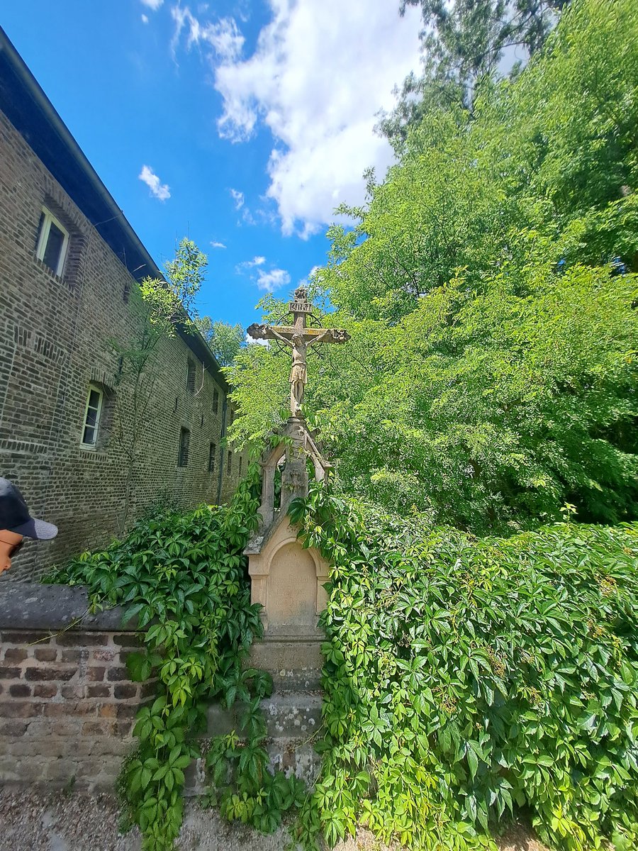 msnikki_p's tweet photo. Sights on our tour today!! #Top20 #TOPGermany https://t.co/COkvB9yFqK