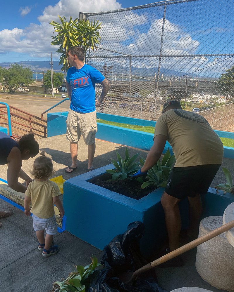 JointBasePHH's tweet photo. 25Jun22 |  The #JEA hosted a Volunteer Clean-up event at the Navy League Council Building. Sailors from the #FCPOA and #CSADD showed up to lend a helping hand. It was a great turn-out and huge success!! #volunteersmakeadifference https://t.co/W1c3DikMGN