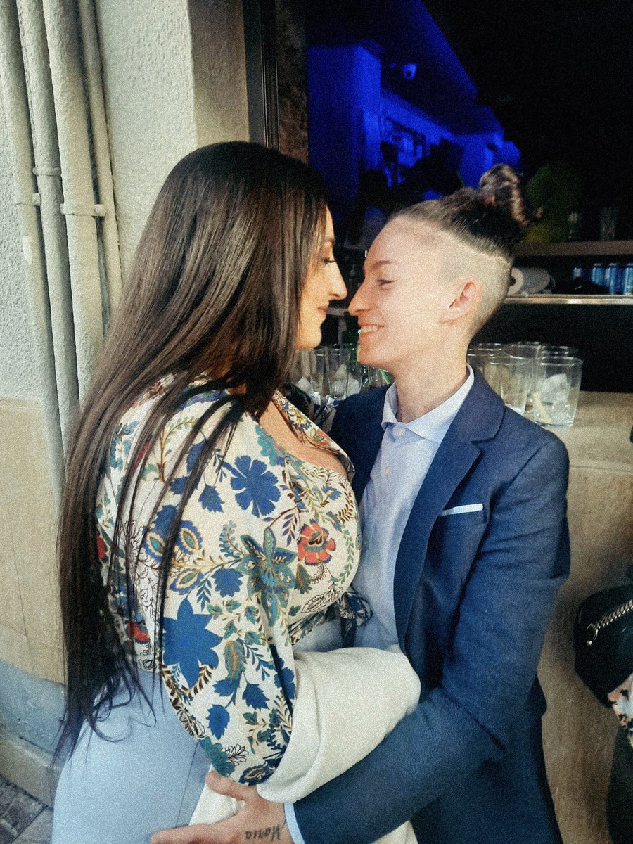 Feliz día del #OrgulloLGTBI ❤️✨ cada día más enamorada de ti 🥰