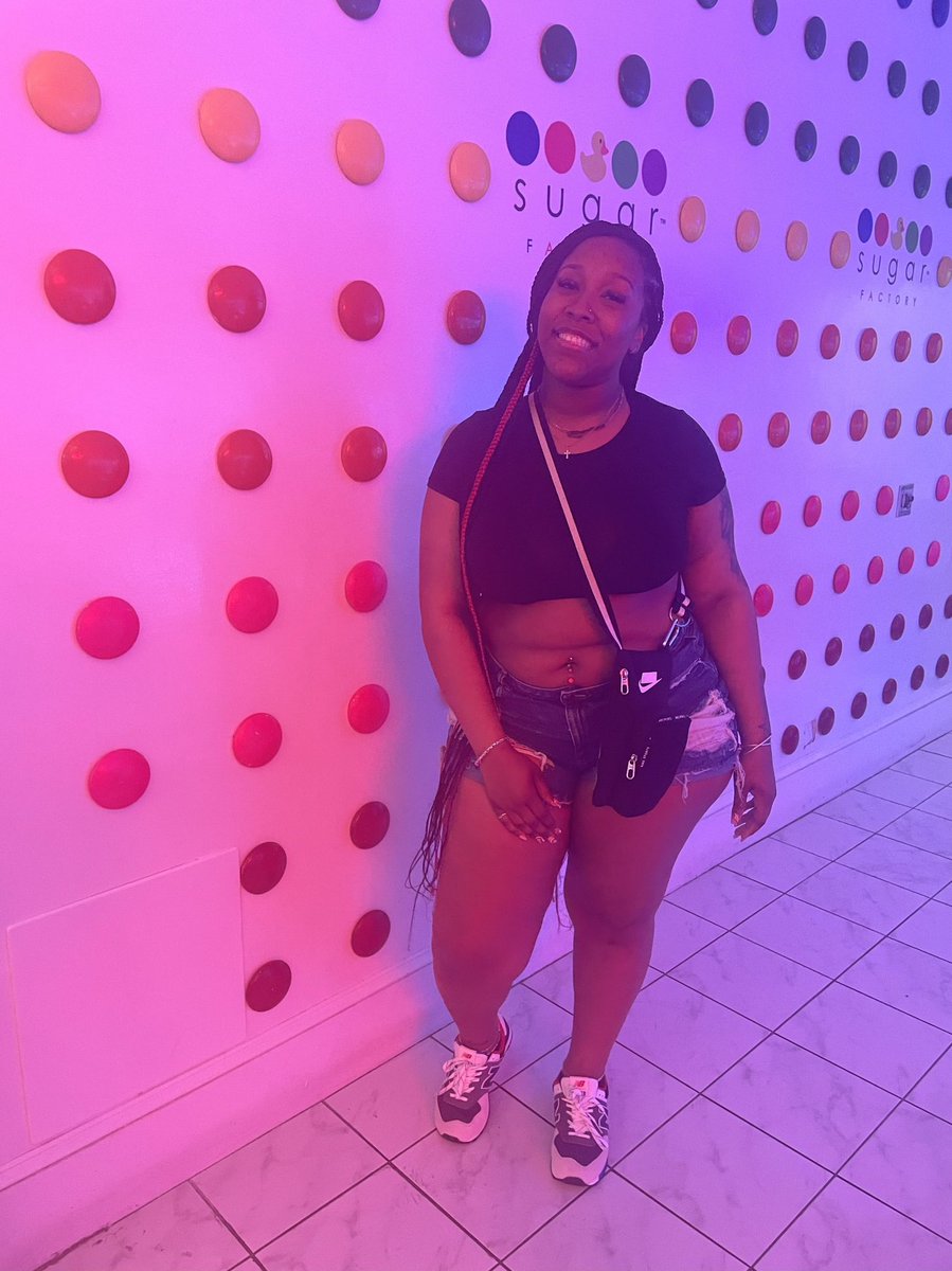 WnnySantos's tweet photo. #WhosWhoAtBlackClemson

🐾 Winter Dorsey aka Winny
🐾 Sumter , SC📍
🐾 Sophomore 🐅
🐾 Computer Science major
🐾 Sports Comm minor
🐾 Future Educator 📝 https://t.co/yuvyU4NPzt