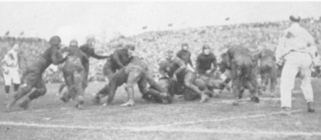 HistColFootball's tweet photo. 1922 Rose Bowl. A scoreless tie between Washington &amp; Jefferson Presidents and the California Golden Bears. It marked the first African-American QB to play in the Rose Bowl, Charles Fremont West, W&amp;J. @WJFootball #PresFB #GoBears #CalFamily #EarnIt @calgridiron @CalBearsHistory https://t.co/ba7icLzaDL