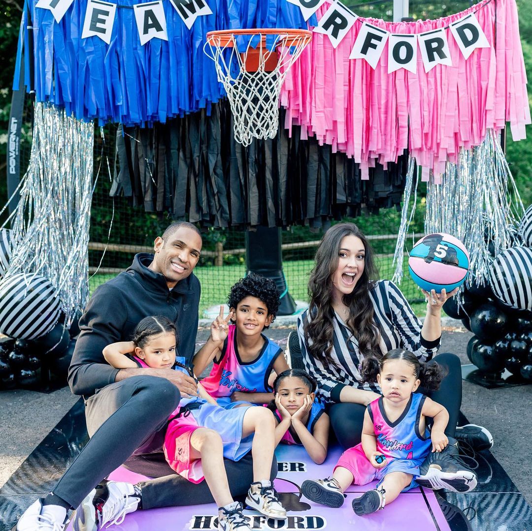 ListinDiario's tweet image. #EntretenimientoLD | Amelia Vega y Al Horford anunciaron este martes que están en espera de su quinto retoño a través de una publicación de Instagram. 

#ListínDiario