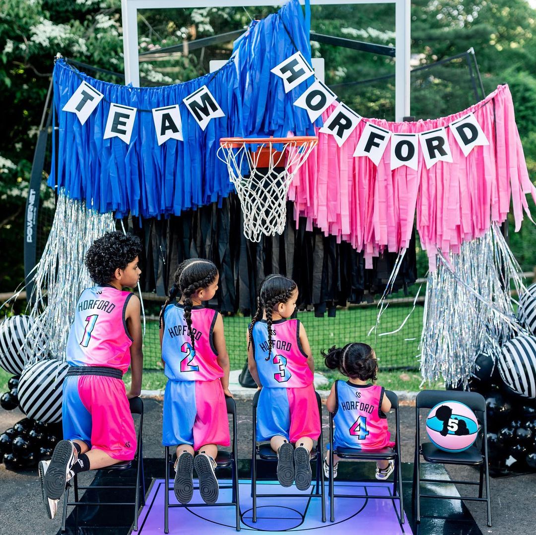 ListinDiario's tweet image. #EntretenimientoLD | Amelia Vega y Al Horford anunciaron este martes que están en espera de su quinto retoño a través de una publicación de Instagram. 

#ListínDiario