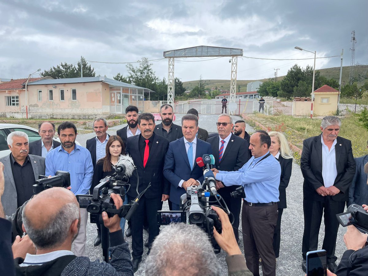 Bugün de Yozgat Cezaevi önünden seslendim: 
Gelin hep birlikte bir af çıkaralım. Adı da “Toplumsal Barış Affı” olsun. 
Affet Türkiye!