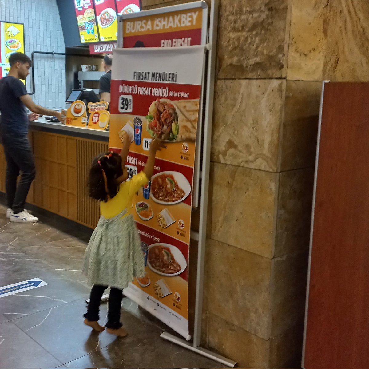 Yemeğe olan ilgimiz, ince çizgimizdir.