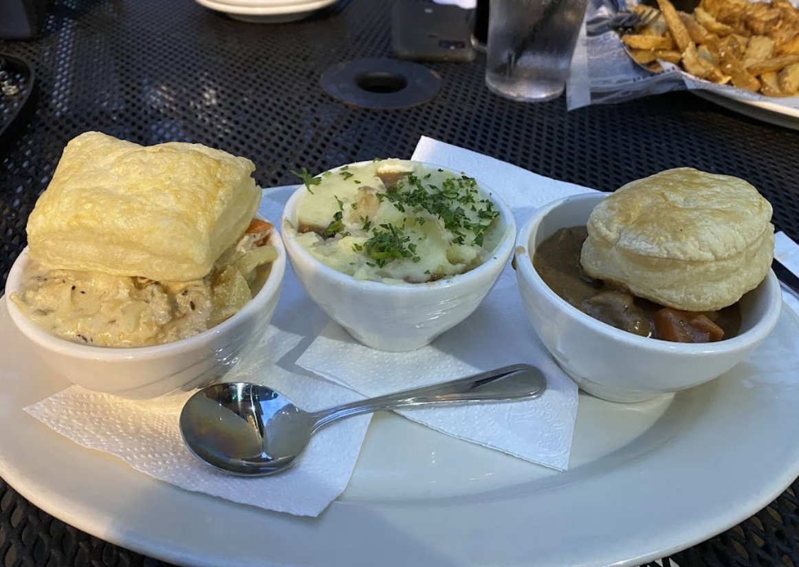 Make the delicious decision to visit Molly Maguire's today 🤩
.
Bring Molly's home with you: mollymaguiresphoenixville.com/order 😎
.
.
.
.
#MollyMaguires #Phoenixville #PhoenixvillePA #PABars #PAEats #ChesterCountyPA #ChesterCounty
📸Flavia P.