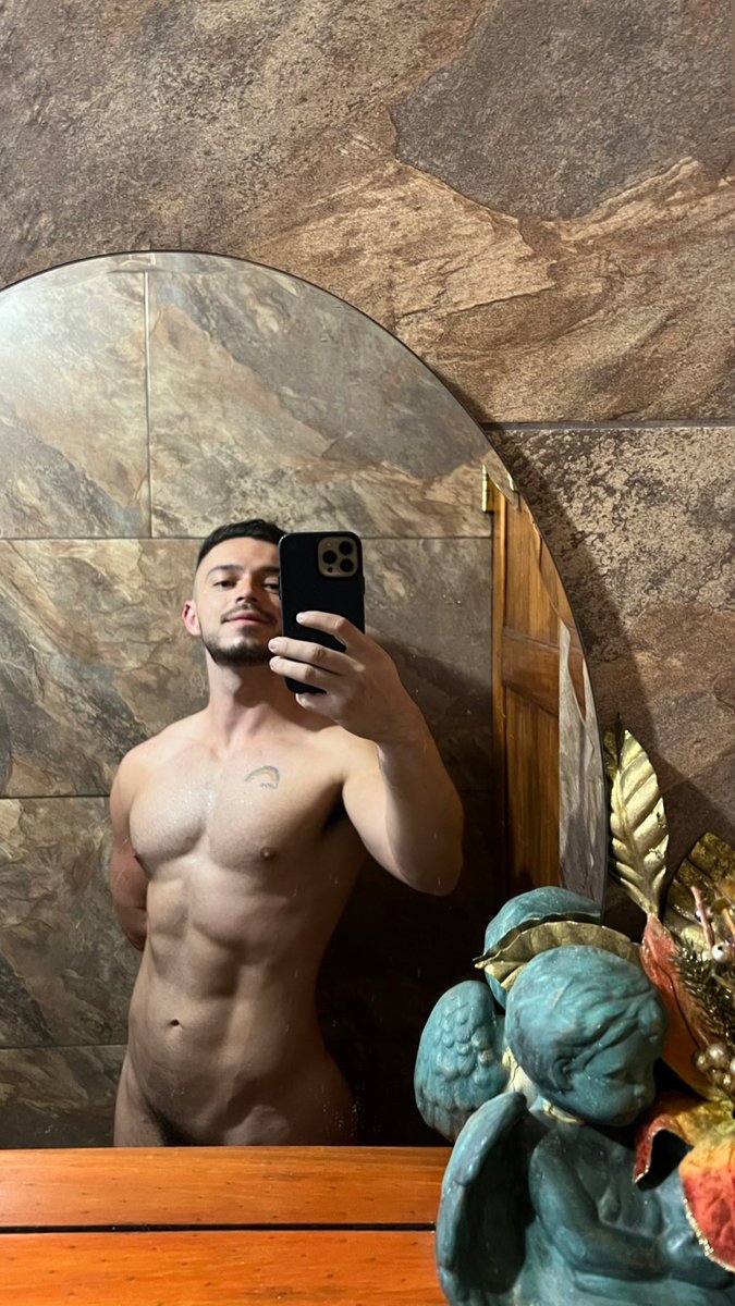 CallJavi's tweet image. Comparte al javi del 13% body fat de la suerte, 🍀 para que, no se ♥️ #abs #definido #sexy #gay #pride #Pride2022 #gayboy #morningmotivation #morningabs