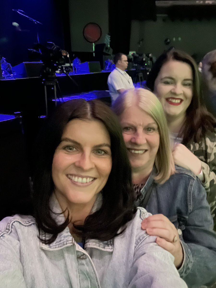 emmag87's tweet photo. My wee mammy 64 years of age, front row at KOL😂 #kingsofleon #ovohydro #hydro #glasgow @doctorfollowill @youngfollowill @calebbutthole https://t.co/RpDXkCphEn
