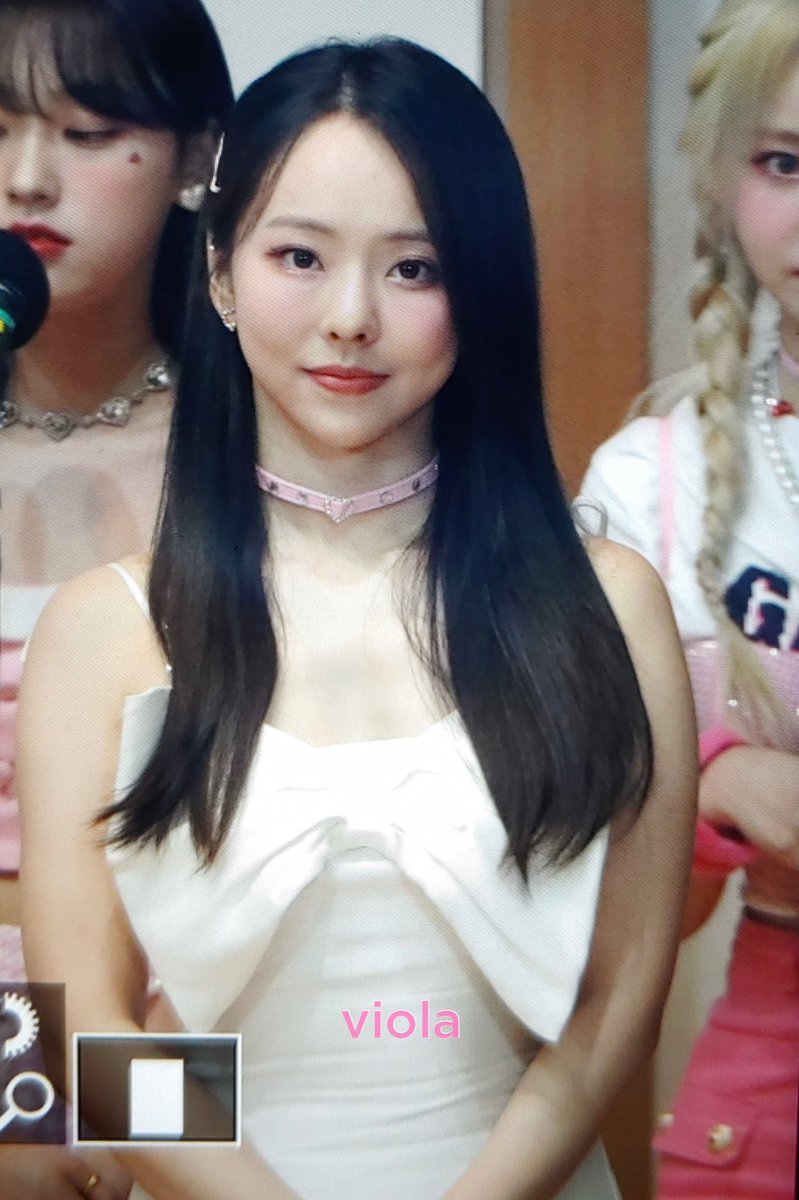 viola__vivi's tweet photo. 220628 영재 친한친구 라디오 

#비비 #ViVi #이달의소녀 #LOONA 
@loonatheworld https://t.co/WrZ4yThBjp