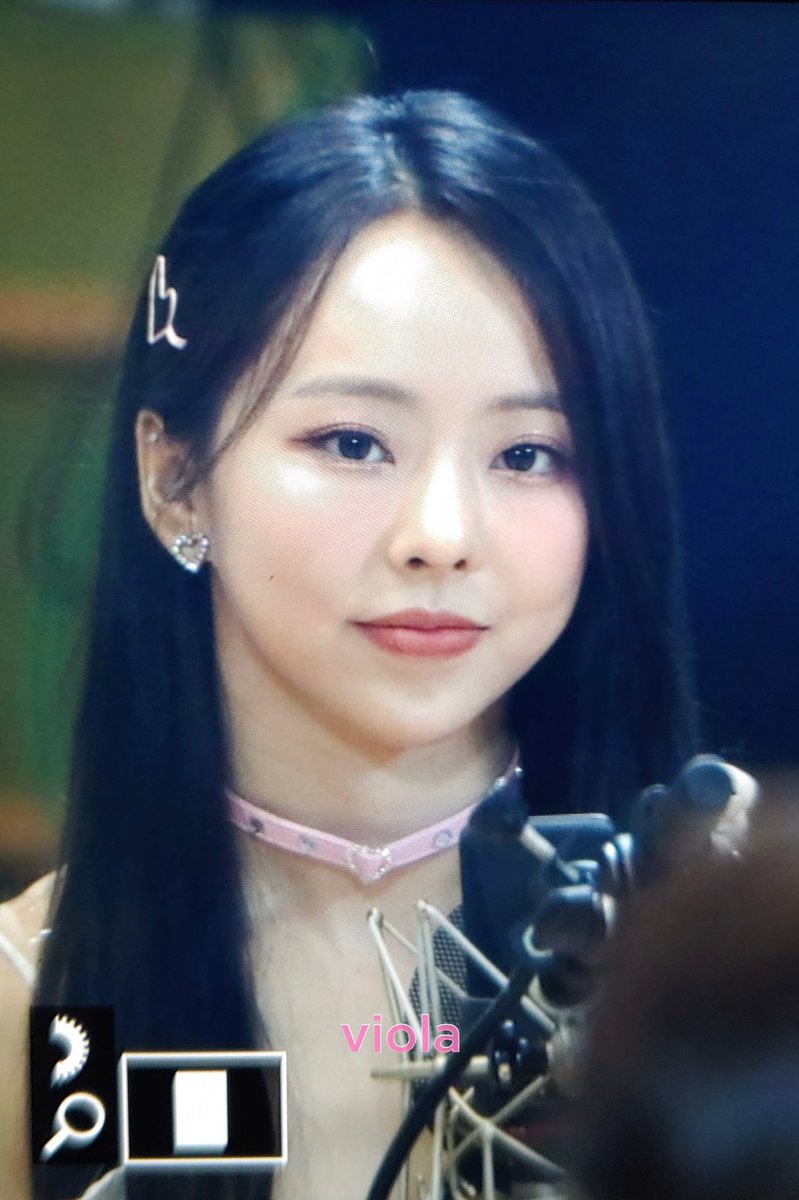 viola__vivi's tweet photo. 220628 영재 친한친구 라디오 

#비비 #ViVi #이달의소녀 #LOONA 
@loonatheworld https://t.co/WrZ4yThBjp