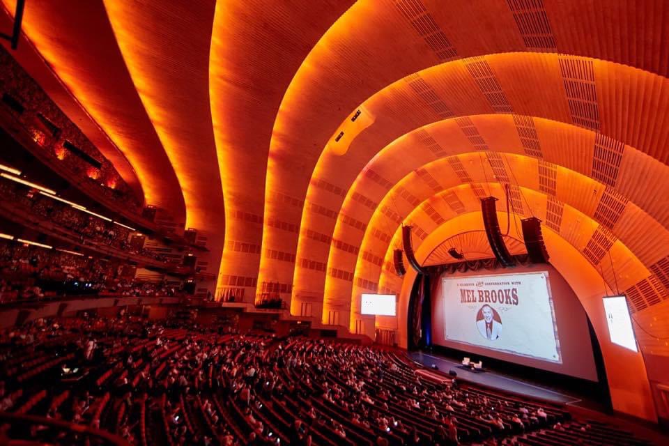 Standing Ovations Live tweet media