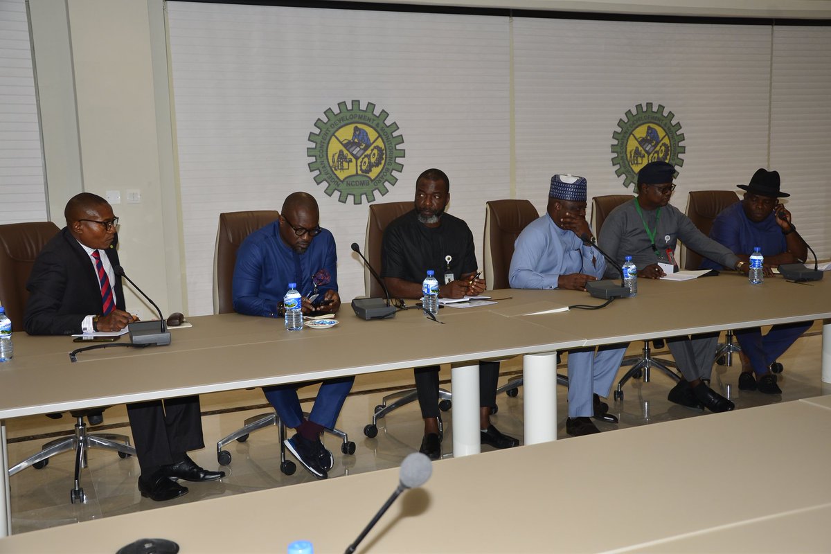 OfficialNCDMB's tweet photo. Top Management of the Board led by the Executive Secretary, Engr Simbi K. Wabote (@wabote_simbi)
received in audience Community Leaders from Amatu I and Letugbene Communities in Bayelsa State, today at the Nigerian Content Tower, Swali, Bayelsa State. https://t.co/6hgwXhU7Lp