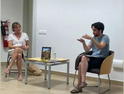 bibliotecasav's tweet photo. Presentació de #Transitem d'@IanBermdez1
https://t.co/TIYAOXYNP9 @viladones
#OrgullLgtbi #Pride #PrideMonth #28J #LGBTQI+ https://t.co/9Ub5QImNra