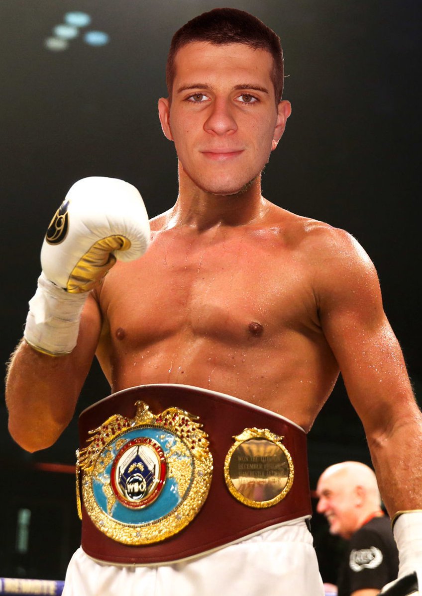 JarxTV's tweet photo. D'après les votes, ça serait donc @R0ndelito le grand gagnant d'un tournoi de boxe chez @JarxTV ! 🥊

Un gros gg à lui, il remporte une opération chirurgicale gratuite pour son gros nez 💥 https://t.co/yW3STr4QGD