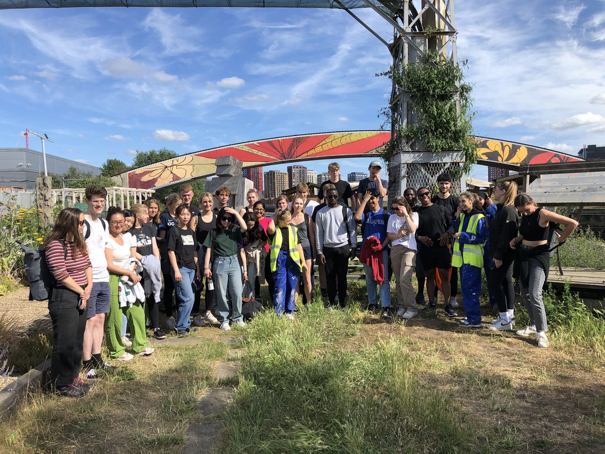 Super amazing graduate team from <a href="/Freshfields/">Freshfields</a> thank you for your help today! Also big thanks to the team from <a href="/MorganStanley/">Morgan Stanley</a> who joined us yesterday, ACE team… 

Follow the link in our bio if you think your team could join us too! 

#csr #volunteer #giveback #eastlondon