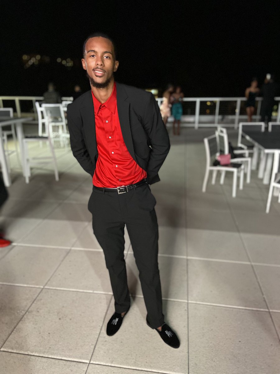 Lion_4teen's tweet photo. #WhosWhoAtClemson
🐾Chris A.J. Sanders a.k.a A.J.
🐅Beaufort S.C. 🌴 
🐾Industrial Engineering Major 🏭 
🐅Senior 🗣
🐾Connections Mentor 🤝
🐅NSBE President 💼 https://t.co/qHhEdjSSq4