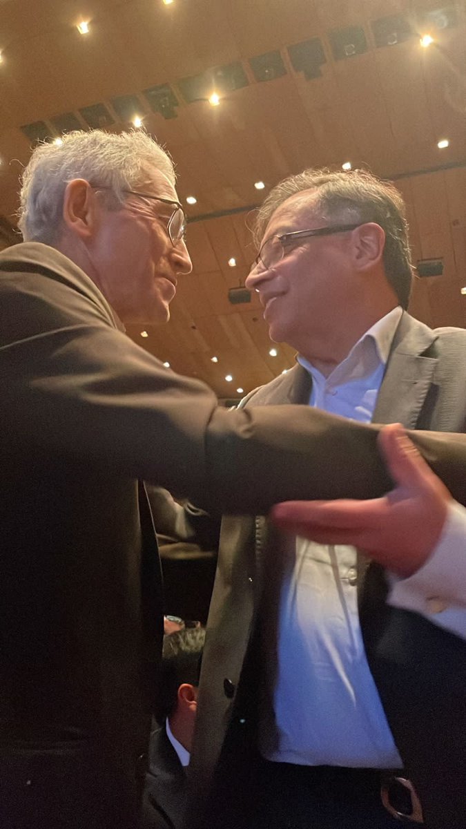 Gustavo Petro tweet media