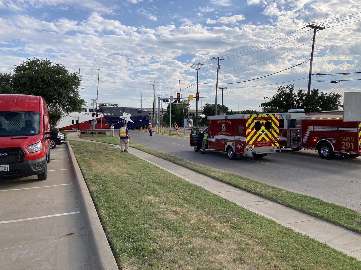 TarrantOEM's tweet photo. Ever wonder what we do when not responding to a disaster?  Some of our “blue sky” activities include participating in exercises with our partner agencies🧑‍🚒👮‍♀️🚇- Check out these scenes from this weekend! https://t.co/10UpDB4ODr