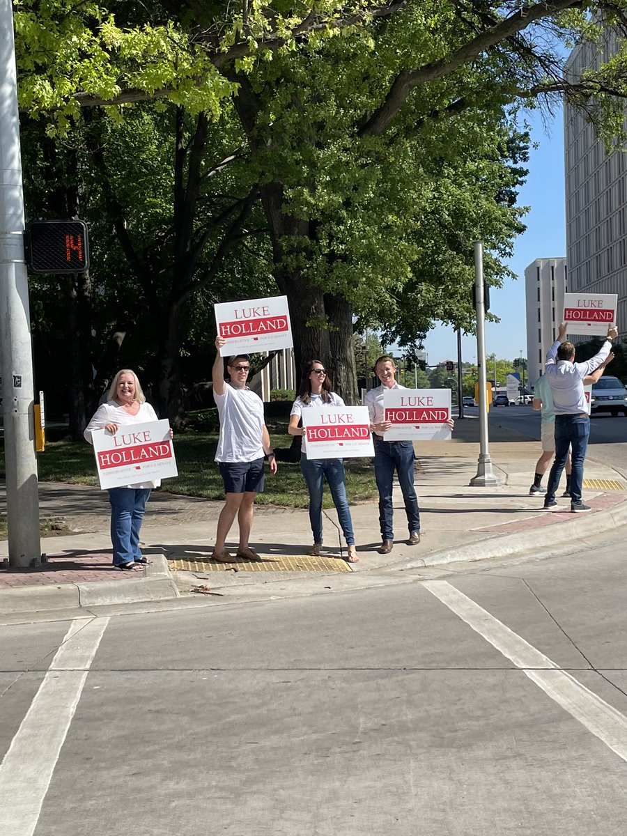 LukeHollandOK's tweet photo. What a privilege to both run for Senate and to vote! America is the greatest country in the world and Oklahoma is the greatest state! We love our freedom and Christian values and that’s what I’ll bring to the Senate. I’d sure appreciate your vote today! https://t.co/RyIEJCABLo