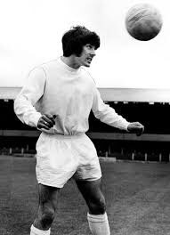 pvfcprogs's tweet image. #300Club #portvale
TOMMY McCLAREN 🏴󠁧󠁢󠁳󠁣󠁴󠁿 

Tommy was a firm fan’s favourite making 369 apps for Vale &amp;amp; scored 29 goals from 1967-77. 
It was reported that he was heartbroken to leave the club &amp;amp; not long after he was tragically found dead in his car in July 1978 #pvfc