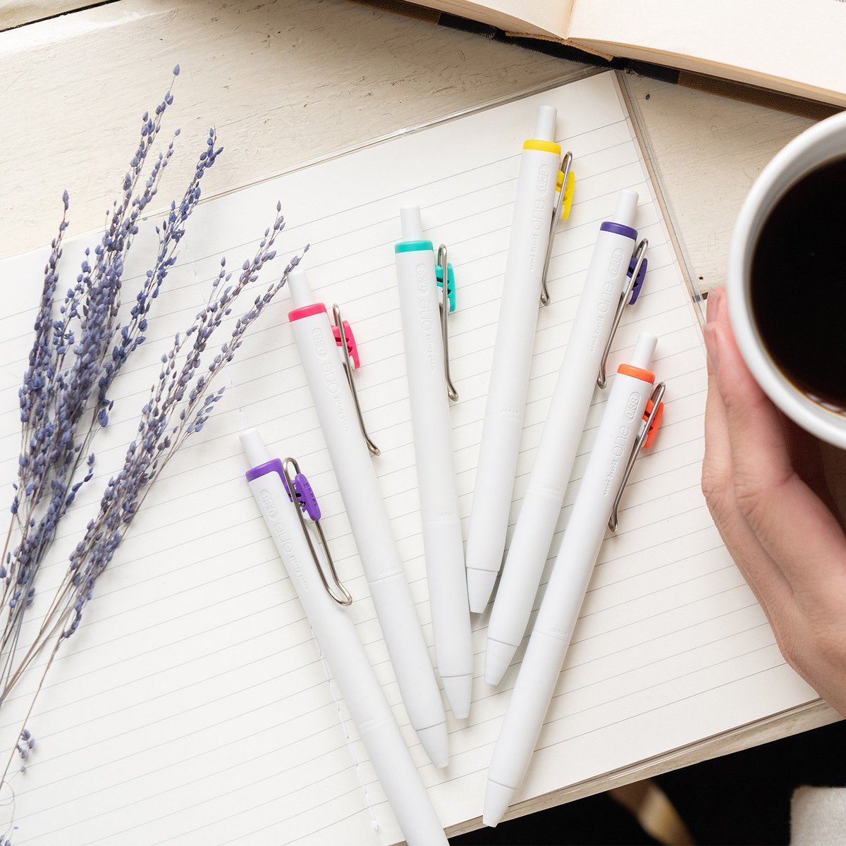 officialuniball's tweet photo. uni One comes in 20+ colors and 3 point sizes. Which is your favorite? 🌈
https://t.co/K3T8sFwoGL
#uniballco #uniballpen #createeveryday #createyourstory #inspire #penaddict #pen #penart #art #artist #doodle #illustration #uniballone #one #onepen #gelpen #gelpens https://t.co/H7oxGjwC8m