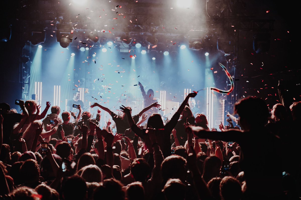 Kellinquinn's tweet photo. Who’s ready to experience this again? I’m soooo excited! 🙏 See you soon!#swsctrlaltdeltour https://t.co/qaJ8JeqCDb https://t.co/KH4XyYmUby